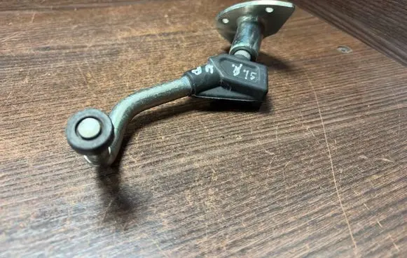 Iveco Daily 4th gen Sliding door upper roller guide/hinge 504058277