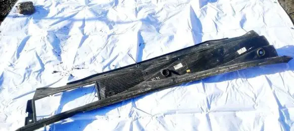 Cadillac SRX Wiper trim 184695047 25773455