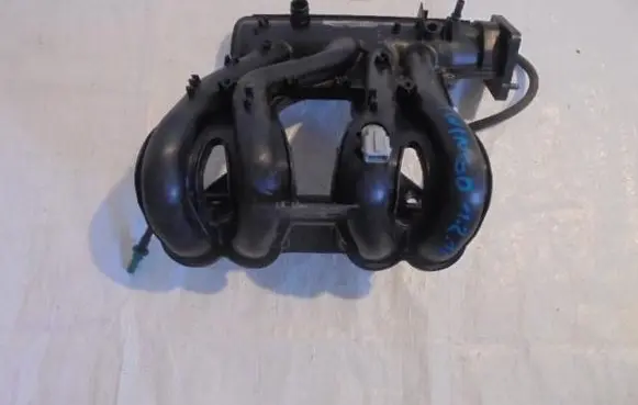 Renault Clio I Intake manifold 8200521690
