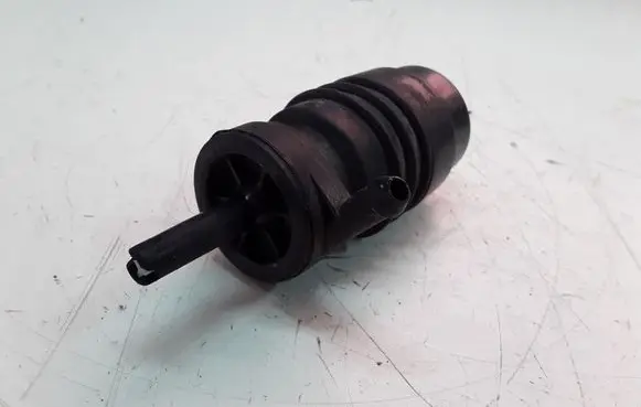 Mercedes-Benz Vito Viano W638 Windscreen/windshield washer pump