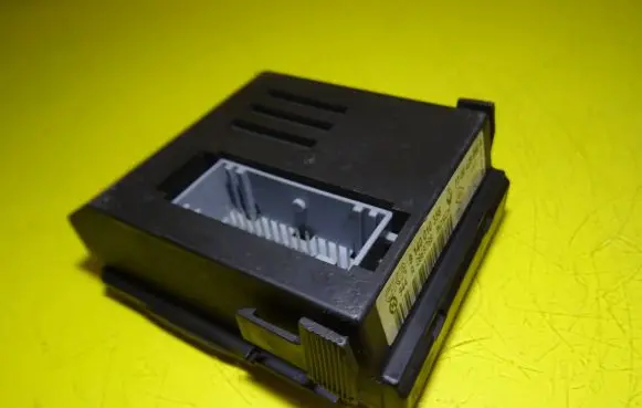 Renault Clio II Other control units/modules 9140010356 7700428866A