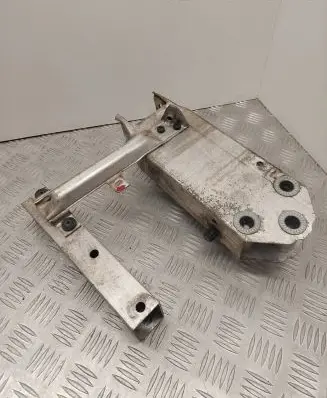 BMW 5 GT F07 Radiator support slam panel bracket 7158874 13232810 5111DF