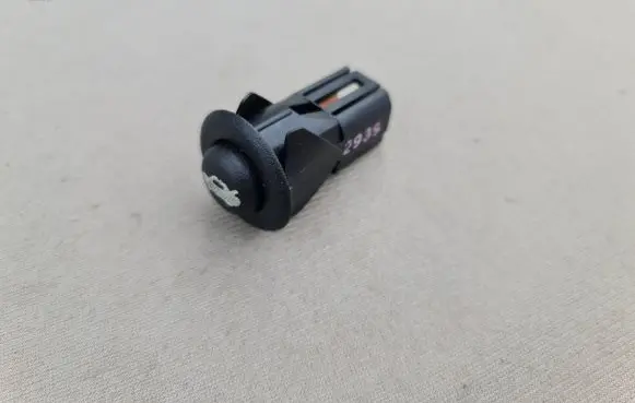 Chrysler 300M Tailgate opening switch 2939