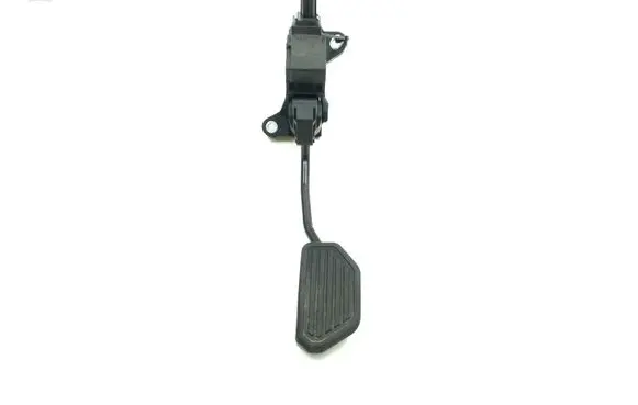 Toyota RAV 4 (XA40) Accelerator throttle pedal 781100W050