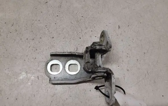 Opel Astra K Front door lower hinge A046057 P16201