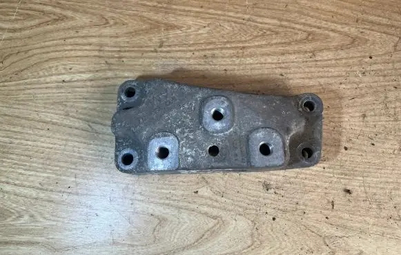 Skoda Octavia Mk2 (1Z) Engine mounting bracket 1K0199117AM