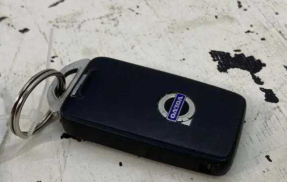 Volvo S60 Ignition key/card 
