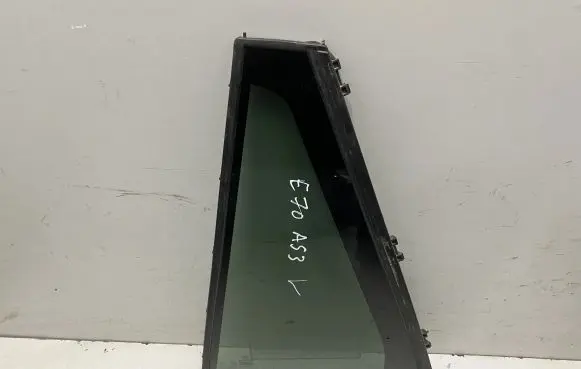 BMW X5 E70 Rear side window 7129735