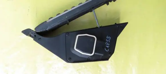 Mercedes-Benz C W204 Accelerator throttle pedal A2043000204 A2043000182