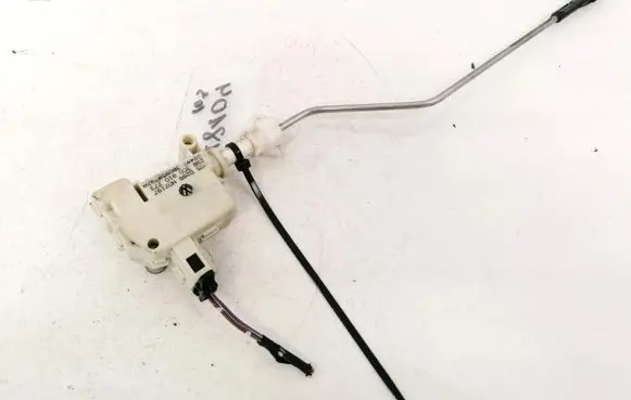 Volkswagen PASSAT B6 Central locking motor 3C0810773