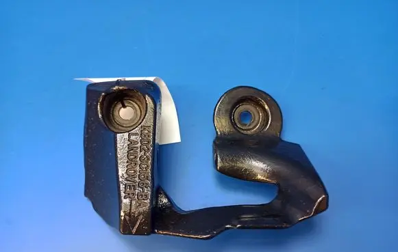 Land Rover Evoque II Engine mounting bracket K8D23C156BA
