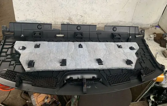 Volkswagen Jetta VI Parcel shelf 5c6863413