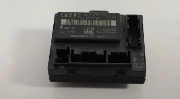 Volvo XC40 Door control unit/module 4F0957792