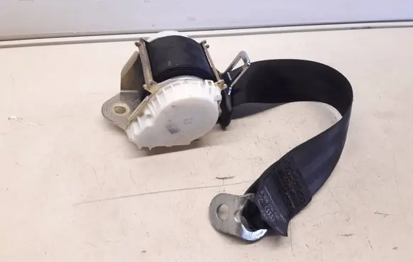 Audi A3 S3 8P Rear seatbelt 8P3857805B 33041596