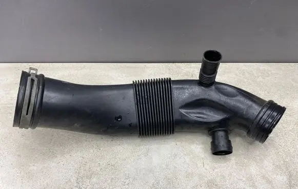 Audi A4 S4 B7 8E 8H Air intake hose/pipe 06B129627AB 446072