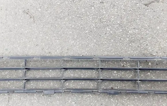 Subaru Outback (BS) Front bumper lower grill 57731AL190PP