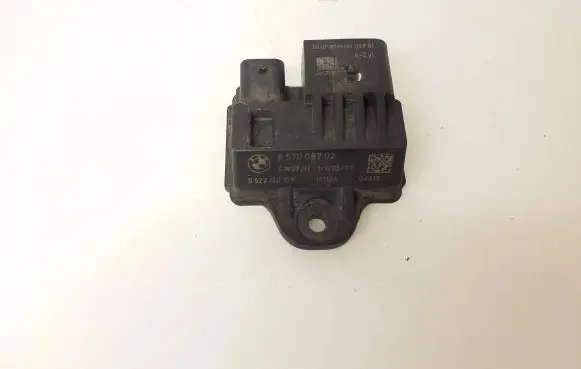 BMW 1 F20 F21 Glow plug pre-heat relay 857008702 0522120103