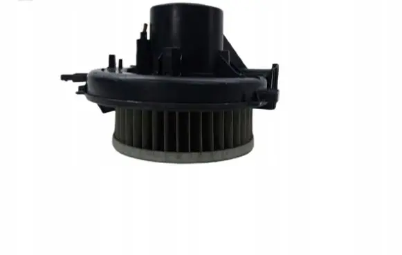 Volkswagen Polo IV 9N3 Front door blower motor 6Q0819015G