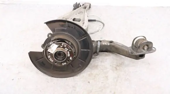 Rear wheel hub spindle/knuckle
