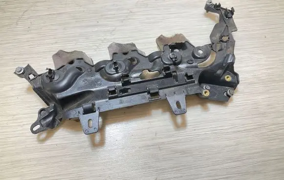 Ford Kuga II Other engine bay part 9808843180