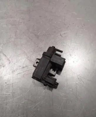 Toyota Avensis T250 Vacuum valve 258190r011