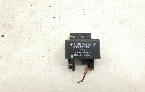 Mercedes-Benz Sprinter W906 Battery control module A0025424019 0025424019