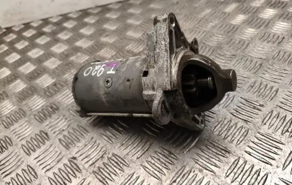 Renault Master III Starter motor 233002654R