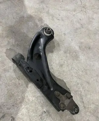 Peugeot 3008 II Front control arm