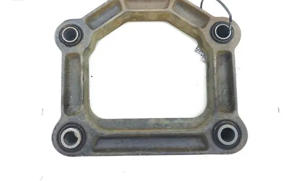 Jaguar XJ X300 Rear differential/diff mount bracket RCCC2891F