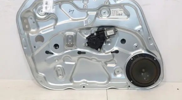 Hyundai i30 Front window lifting mechanism without motor 82450-2R000