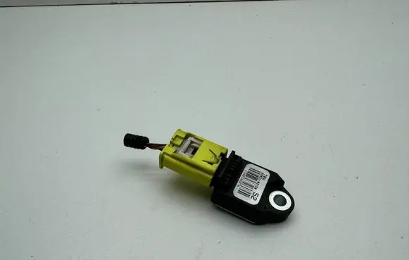 Toyota Avensis T270 Airbag deployment crash/impact sensor 89831-02150