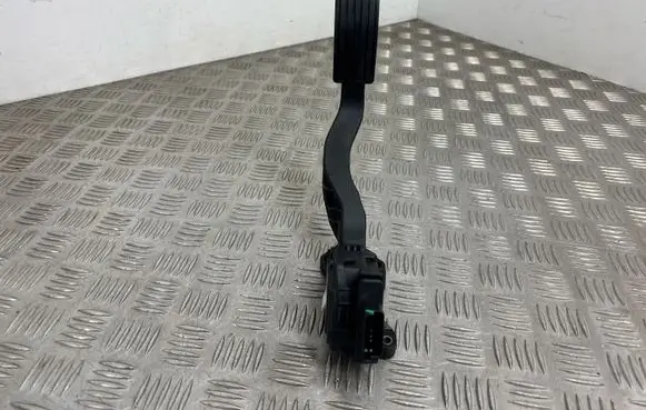 Peugeot 208 Accelerator throttle pedal 9671433780