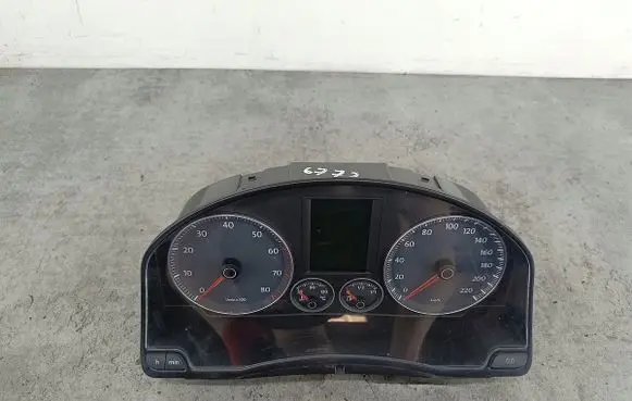 Volkswagen Golf V Speedometer (instrument cluster)
