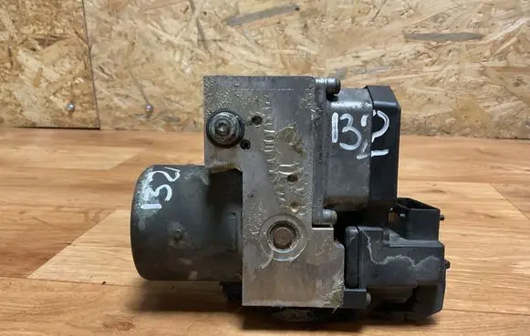 Volkswagen PASSAT B5 ABS Pump 0265220405