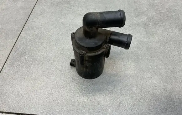 Volkswagen Touran II Electric auxiliary coolant/water pump 9020876A