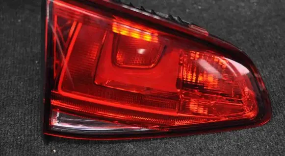Tailgate rear/tail lights