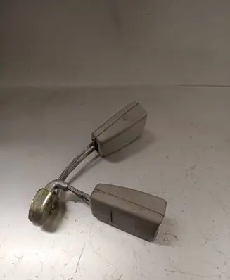 Rear seatbelt buckle