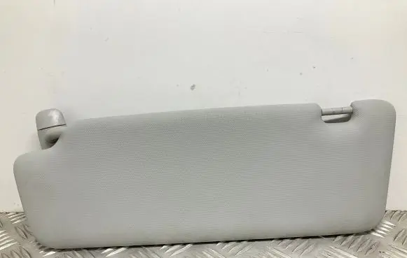 Sun visor
