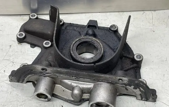 Opel Insignia A Oil pump 55566000