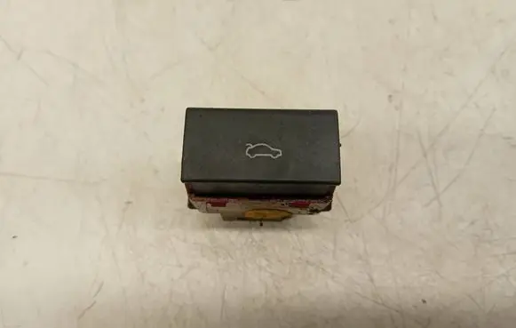 Audi A6 S6 C6 4F Tailgate opening switch 4F0959831