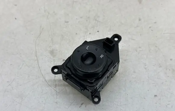 KIA Soul Wing mirror switch 4864801110