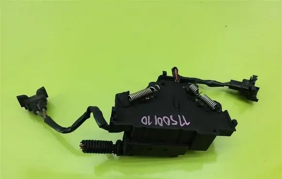 Opel Vectra C Coolant fan relay 1379131