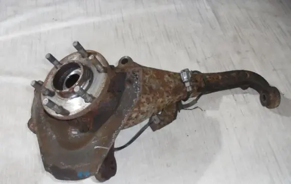 Nissan Navara D40 Front wheel hub spindle knuckle