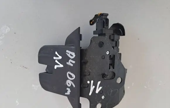 Audi A3 S3 A3 Sportback 8P Tailgate/trunk/boot lock/catch/latch 8P4827505B