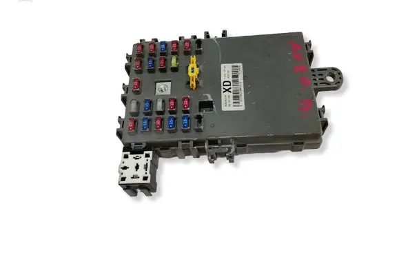Chevrolet Aveo Fuse module 96826374
