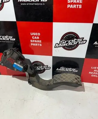 Audi A6 S6 C5 4B Accelerator throttle pedal 8D1723523F