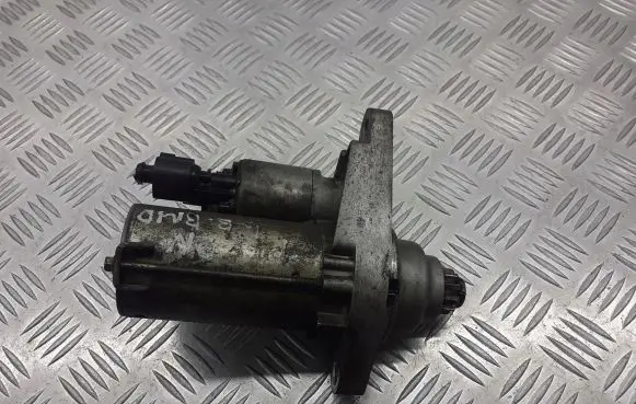 Volkswagen Polo IV 9N3 Starter motor 02T911023S