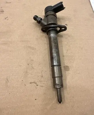 Volvo V70 Fuel injector 0445110078