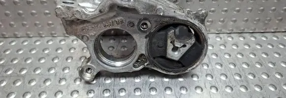 Engine mount bracket