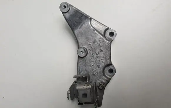 Mercedes-Benz C W204 Engine mounting bracket A6510940039 11387010211